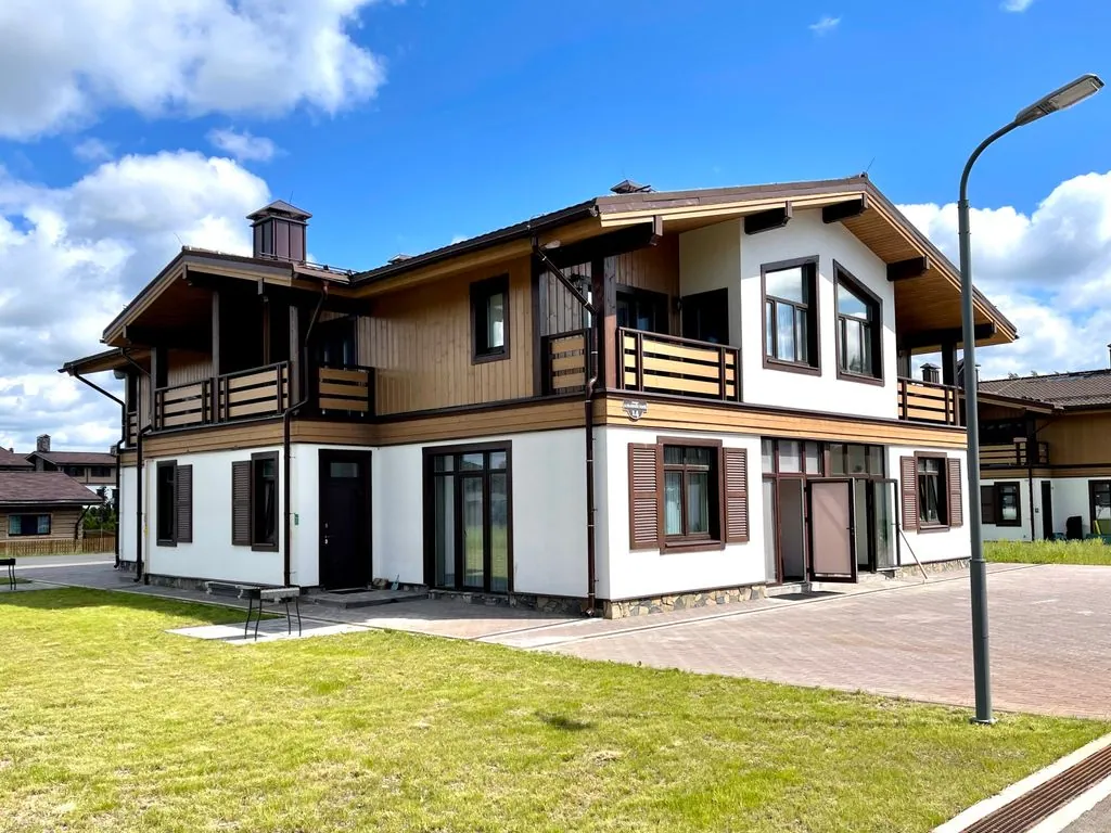 Альпийское Шале у курорта Охта Парк